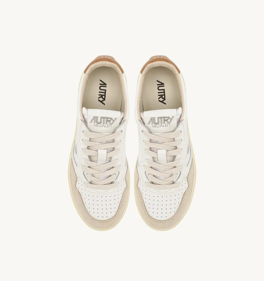 AUTRY - Baskets medalist low en daim et cuir blanc et brown sugar